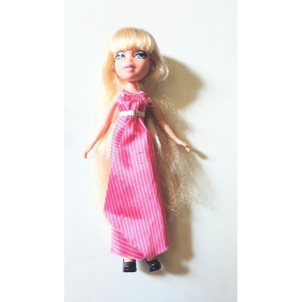 Bratz Featherageous Cloe Doll Dress Pink Hair
